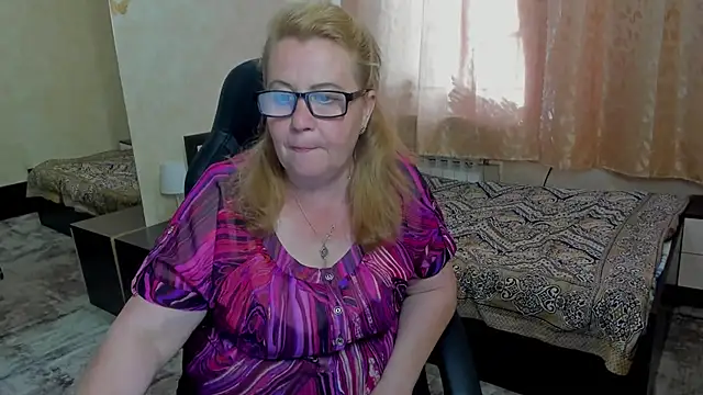 Frau Marta online show from June 2026 03:33:01 PM