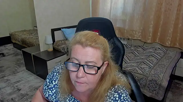 Frau Marta online show from June 2026 12:42:02 PM