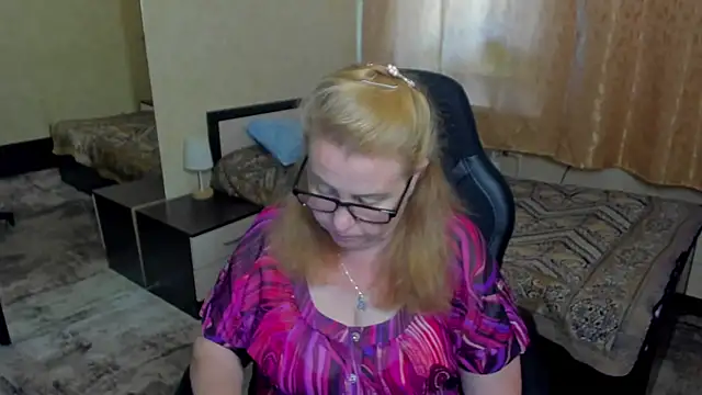 Frau Marta online show from June 2026 01:14:01 PM
