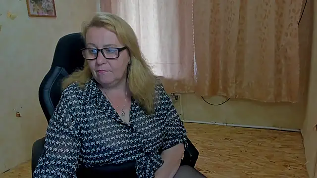 Frau Marta online show from July 2026 12:55:01 PM