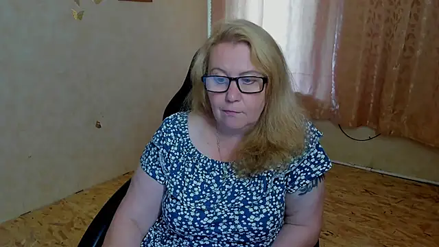 Frau Marta online show from July 2026 12:45:01 PM