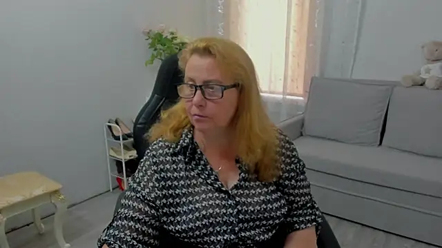 Frau Marta online show from July 2026 01:25:01 PM