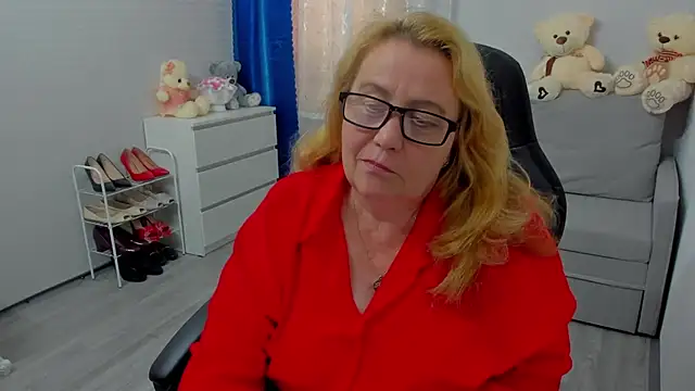 Frau Marta online show from July 2026 12:51:01 PM