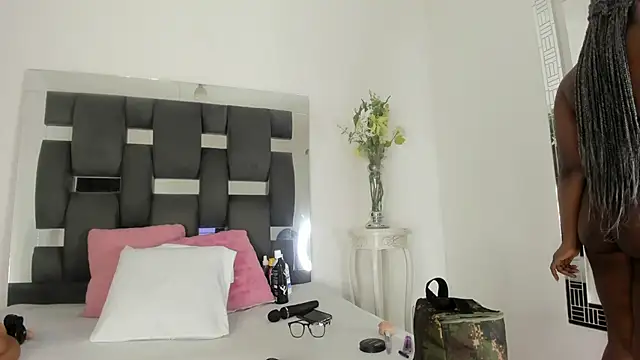 Snapshot of tanyyaa chatting on February 2025 01:16:02 PM tanyyaa online show from February 2025 01:16:02 PM