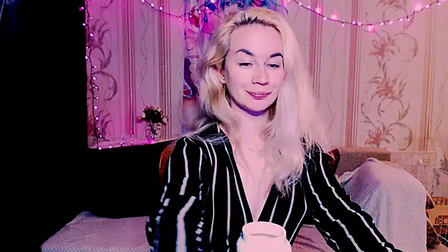 xxxcharismaaa online show from May 2026 07:56:02 PM