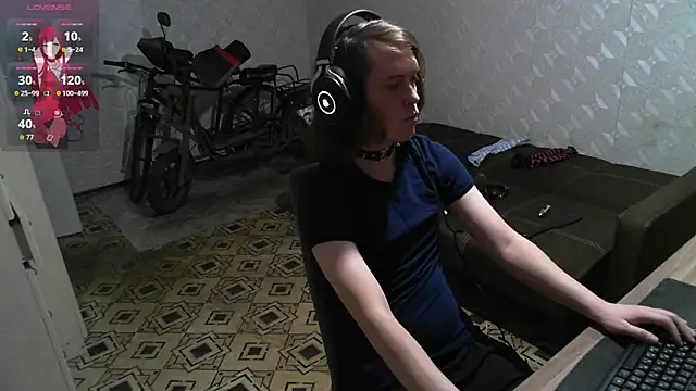 Shad0wFemb0y online show from March 2026 05:12:01 PM