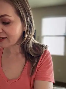 MaiseKnox online show from January 2025 06:46:01 PM