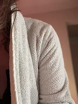 MaiseKnox online show from January 2025 12:20:01 AM