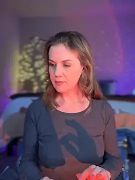 MaiseKnox online show from February 2025 10:18:01 PM