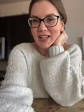 MaiseKnox online show from February 2025 08:19:02 PM