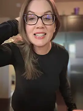 MaiseKnox online show from October 2025 10:12:02 PM