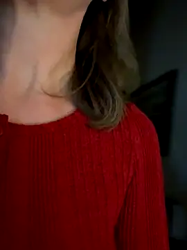 MaiseKnox online show from December 2025 04:36:01 PM