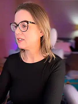 MaiseKnox online show from February 2026 11:44:01 PM