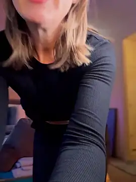 MaiseKnox online show from March 2026 10:59:02 PM