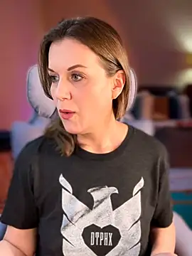 MaiseKnox online show from March 2026 11:00:01 PM