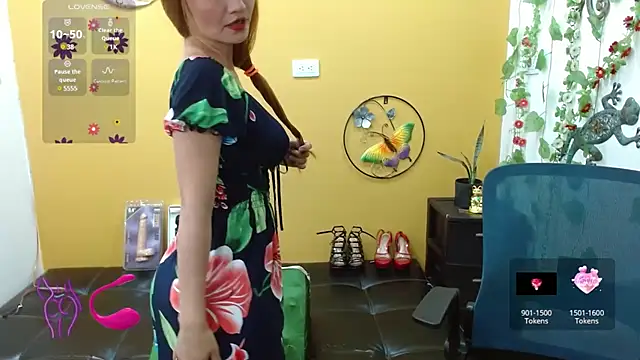 Snapshot of miss_tinnymafe chatting on February 2025 09:58:01 AM miss tinnymafe online show from February 2025 09:58:01 AM