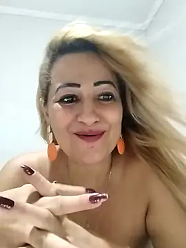 Snapshot of vivifernades chatting on December 2024 07:52:02 PM vivifernades online show from December 2024 07:52:02 PM