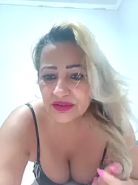 Snapshot of vivifernades chatting on November 2025 10:04:02 AM vivifernades online show from November 2025 10:04:02 AM