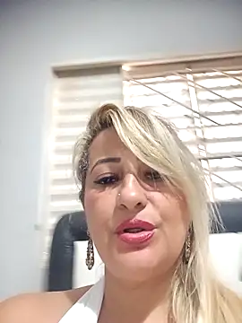 Snapshot of vivifernades chatting on February 2026 01:38:02 PM vivifernades online show from February 2026 01:38:02 PM