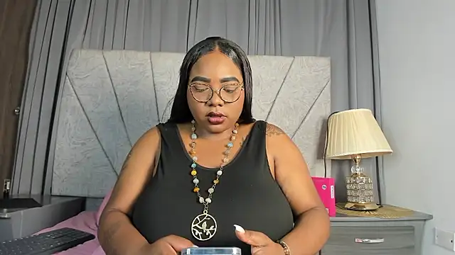 Snapshot of angelGgold chatting on January 2026 12:21:01 PM angelGgold online show from January 2026 12:21:01 PM