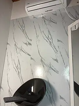 Snapshot of angelGgold chatting on January 2026 12:11:01 PM angelGgold online show from January 2026 12:11:01 PM