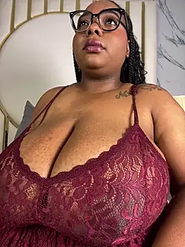 Snapshot of angelGgold chatting on February 2026 12:03:01 PM angelGgold online show from February 2026 12:03:01 PM