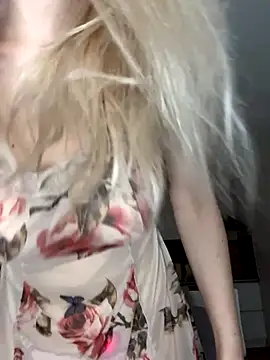 Snapshot of AnikaBest chatting on October 2025 02:45:01 AM AnikaBest online show from October 2025 02:45:01 AM