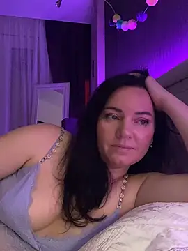 Snapshot of HotMilfMargo chatting on February 2025 08:01:01 PM HotMilfMargo online show from February 2025 08:01:01 PM