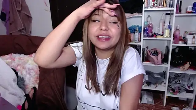 Snapshot of lil_daisy7 chatting on February 2025 07:05:01 AM lil daisy7 online show from February 2025 07:05:01 AM