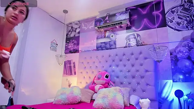 Vivi prinncess online show from February 2025 02:25:01 AM