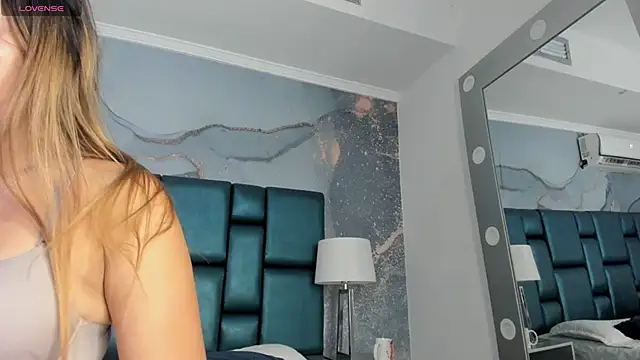 Vivi prinncess online show from September 2025 10:01:02 PM