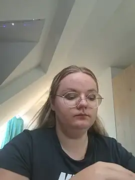 Snapshot of Fiona0705 chatting on September 2025 10:27:01 AM Fiona0705 online show from September 2025 10:27:01 AM