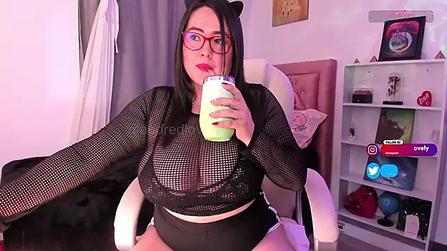 Snapshot of AudredLovely chatting on February 2026 12:27:02 AM AudredLovely online show from February 2026 12:27:02 AM