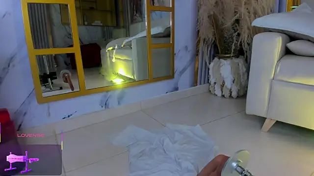 Snapshot of erotik_lady chatting on February 2025 04:01:02 AM erotik lady online show from February 2025 04:01:02 AM