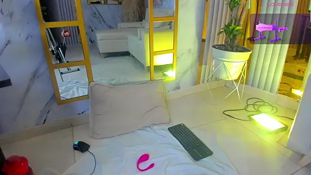 Snapshot of erotik_lady chatting on February 2025 10:14:02 PM erotik lady online show from February 2025 10:14:02 PM