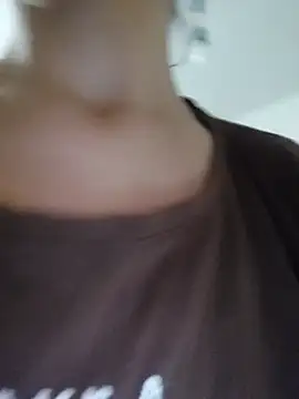 Snapshot of JoLeNe27 chatting on February 2025 06:11:02 AM JoLeNe27 online show from February 2025 06:11:02 AM