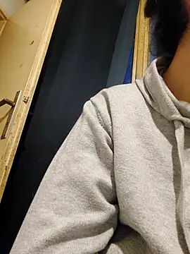 Snapshot of JoLeNe27 chatting on February 2025 04:29:01 PM JoLeNe27 online show from February 2025 04:29:01 PM