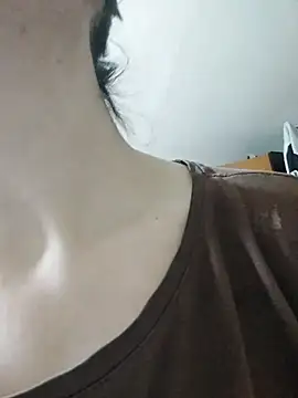 Snapshot of JoLeNe27 chatting on February 2025 07:03:01 AM JoLeNe27 online show from February 2025 07:03:01 AM