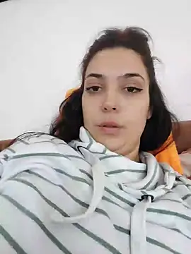 Snapshot of JoLeNe27 chatting on February 2025 07:11:01 AM JoLeNe27 online show from February 2025 07:11:01 AM