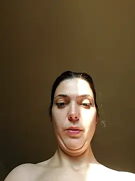 Snapshot of JoLeNe27 chatting on March 2025 06:41:01 AM JoLeNe27 online show from March 2025 06:41:01 AM