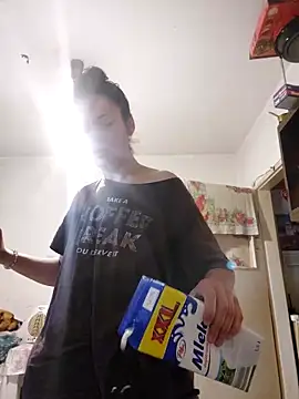 Snapshot of JoLeNe27 chatting on March 2025 05:28:02 AM JoLeNe27 online show from March 2025 05:28:02 AM