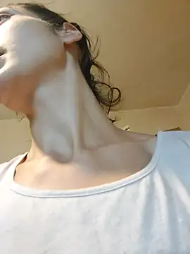 Snapshot of JoLeNe27 chatting on October 2025 06:12:02 AM JoLeNe27 online show from October 2025 06:12:02 AM