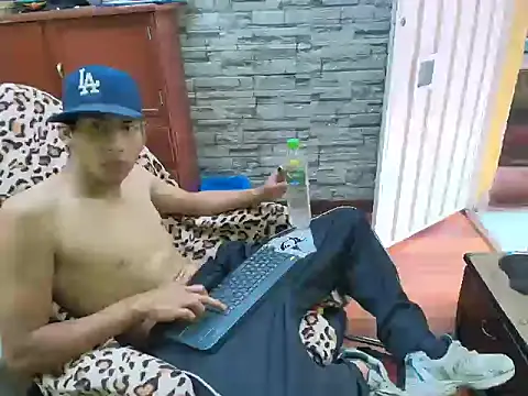 Snapshot of yefersonsijajaj chatting on June 2026 08:37:02 PM yefersonsijajaj online show from June 2026 08:37:02 PM