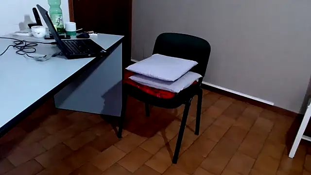 Miss-Mikaele online show from December 2025 07:28:01 AM