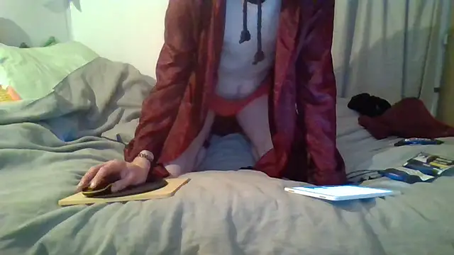 Snapshot of OllieMac chatting on March 2025 01:45:02 AM OllieMac online show from March 2025 01:45:02 AM