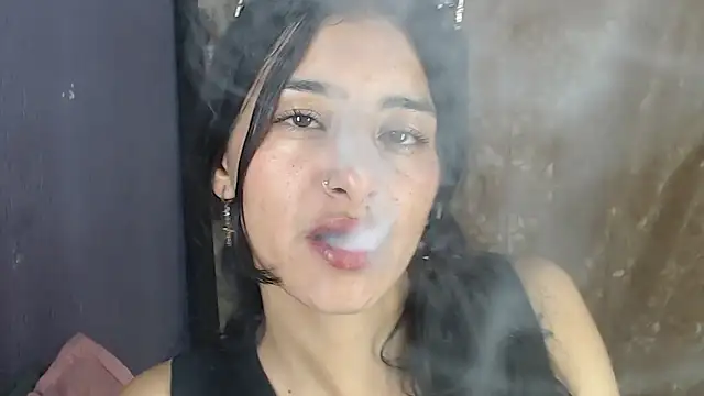 Snapshot of skinny_Yizz chatting on January 2026 05:18:01 PM skinny Yizz online show from January 2026 05:18:01 PM