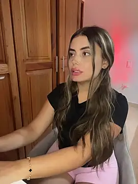 Miss valeriaa online show from April 2026 07:44:01 PM