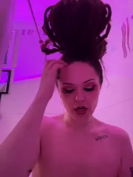 BlaizeyBBy online show from January 2025 12:33:02 PM