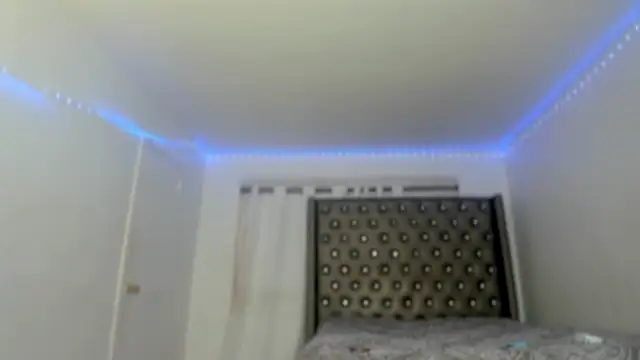 Snapshot of SashaMalone chatting on January 2026 01:02:02 PM SashaMalone online show from January 2026 01:02:02 PM