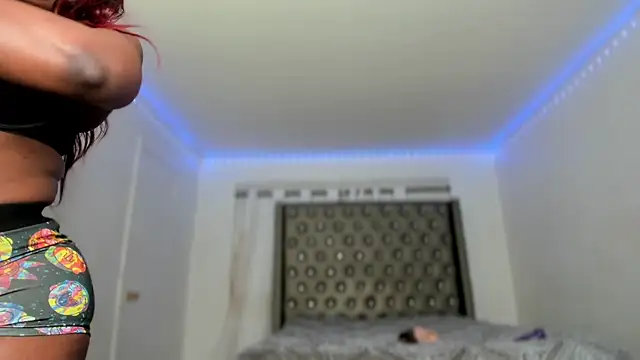 Snapshot of SashaMalone chatting on January 2026 04:28:02 AM SashaMalone online show from January 2026 04:28:02 AM